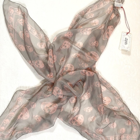 Alexander McQueen Chiffon Silk All-Over Skull Print Scarf - Picture 1 of 3